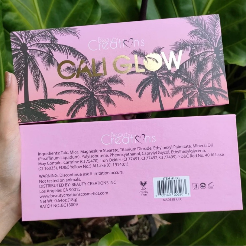 Beauty Creations Cali Glow Highlighter Palette - Light Pink, Peach, Bronze - Picture 4 of 6